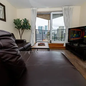 Two Bed Near Canary Wharf Londres